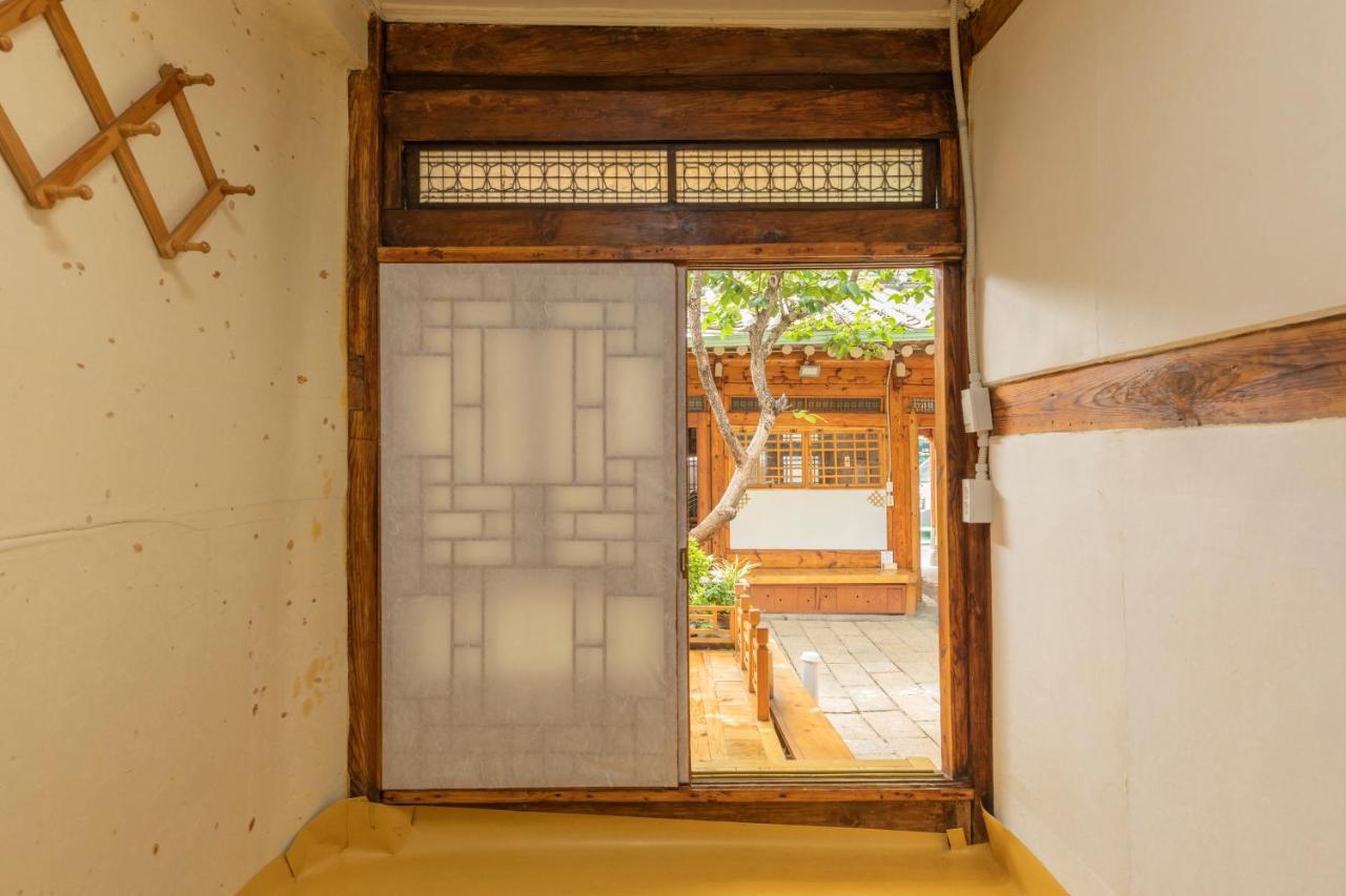 Dongmyo Hanok Sihwadang - Private Korean Style House In The City Center With A Beautiful Garden Seúl Exterior foto