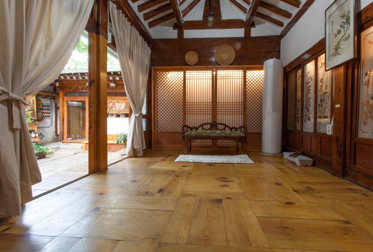 Dongmyo Hanok Sihwadang - Private Korean Style House In The City Center With A Beautiful Garden Seúl Exterior foto